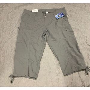 World Wide Sportsman Gray Teflon Repellant UV  Capri Cargo Gray Women’s 18 New